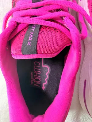 Brooks Ghost Max Women's Running Shoe - Hot Pink & Black thumbnail 11