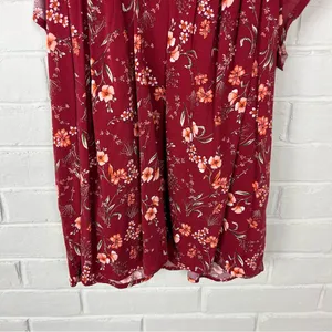 Old Navy Red Floral Short Sleeve Top Size M thumbnail 4