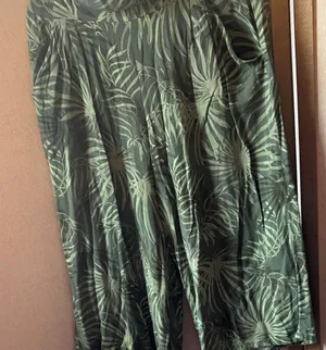 FINAL MARKDOWN Time and Tru Leafy Green ladies Flowy slacks large thumbnail 1