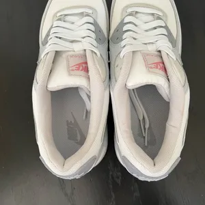 New NIKE Air Max 90 'Pure Platinum Beyond Pink' thumbnail 5