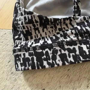 LULULEMON Energy Bra‎ In Urban Block Ice Grey Black Size 8 thumbnail 5