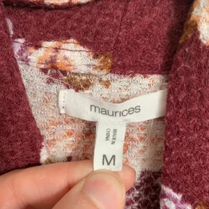 5/$25 Maurices Waffle‎ Knit Floral Wrap Blouse thumbnail 5