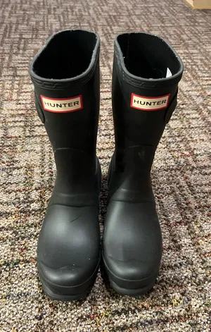 Hunter Boots Black rain boots #rainydays Stylish black rain boots. Durable and waterproof. Perfect for wet weather. thumbnail 1