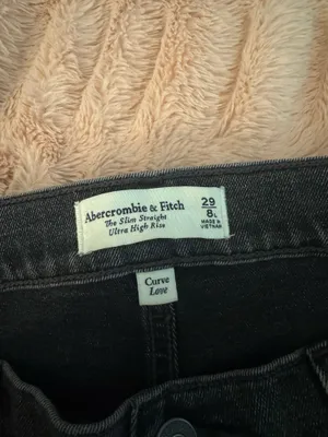 Abercrombie The Slim Straight Ultra High-Rise Jeans Curve Love thumbnail 4