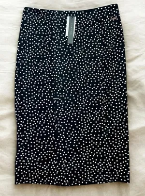 T TAHARI Midi Pencil Skirt Size S Black White Polka Dot Slit Leg Tummy Control thumbnail 1