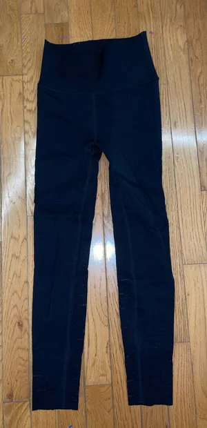 Fabletics Black Cut thumbnail 1