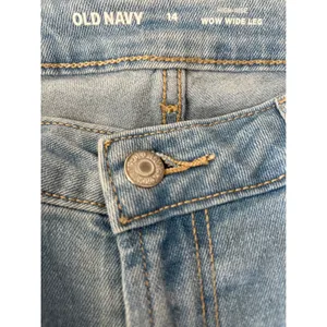 OLD NAVY WOW High‎ Rise Wide Leg Light Wash Jeans Women's Size 14 thumbnail 3
