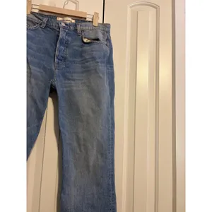 Reformation Jordi Kick‎ Flare Jeans Medium Wash Denim Button Fly Women's Size 29 thumbnail 4