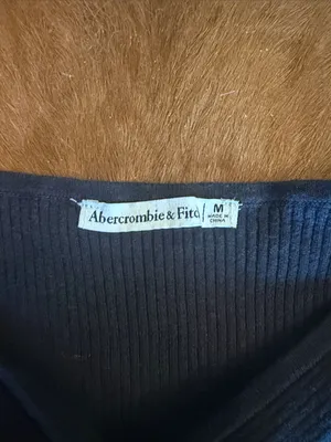 Abercrombie & Fitch Off-The-Shoulder Twist Sweater Top in black M thumbnail 7
