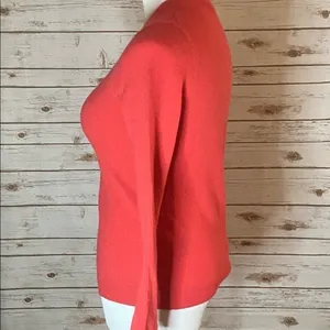 C by Bloomingdale’s classic casual cashmere V-neck sweater Size Small thumbnail 3