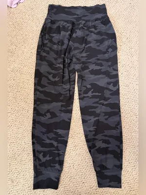 Athleta Salutation Camo‎ Jogger Black Gray Joggers Small thumbnail 4