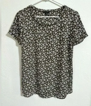 Ann Taylor olive floral drapey short sleeve shirt, size XS thumbnail 1