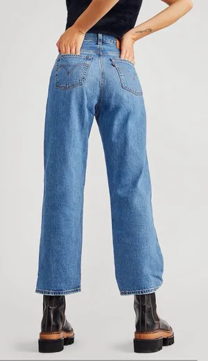 Levi’s Ribcage Straight Ankle Jeans thumbnail 2