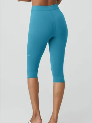 Alo Yoga Women’s Criss Cross Capri Leggings Mid Rise in Blue 6 thumbnail 2