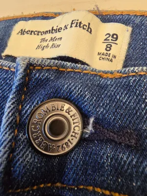 {29/8} Abercrombie & Fitch The Mom Hifh Rise Blue Jeans thumbnail 9