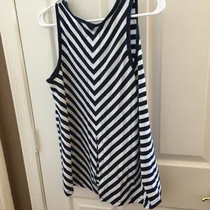 FINAL MARKDOWN Ladies time and tru top medium 8/10 thumbnail 4