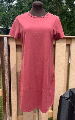 Athleta Essential Tee Dress in Red Rock Size M Supima Cotton Stretch Relaxed Fit thumbnail 1