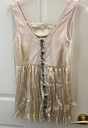 FINAL MARKDOWN Boutique ladies top small thumbnail 1