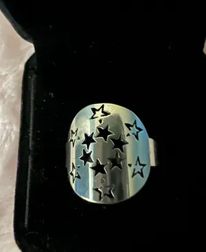 Ladies Gorgeous Stainless Steel Silver Ring Size 8 thumbnail 1