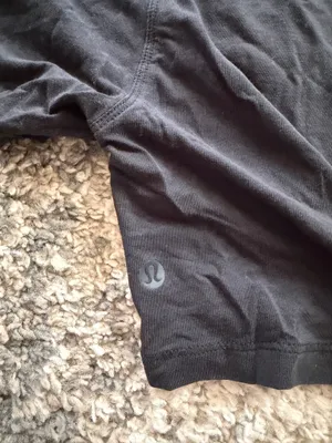 Lululemon Short Sleeve thumbnail 2