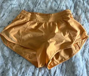 Lululemon Hotty Hot 2.5" thumbnail 2