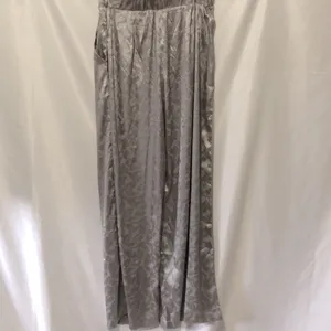 Gimmicks by BKE satin wide leg printed pant gray/silver size M NWT thumbnail 7