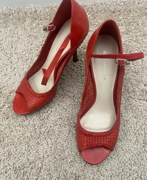 BCBGMAXAZRIA Heels Size 6.5 thumbnail 1