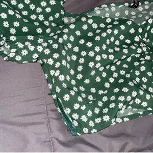 Zaful Green Floral Crop Top And Mini Skirt Set thumbnail 3