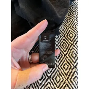 Urban Outfitters Crop Top Black T- Shirt Large thumbnail 4