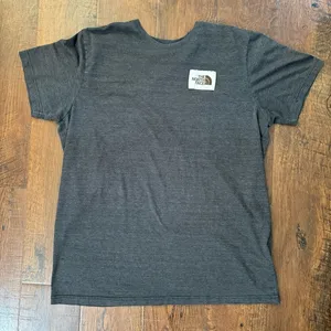 THE NORTH FACE tee shirt, size XL thumbnail 1