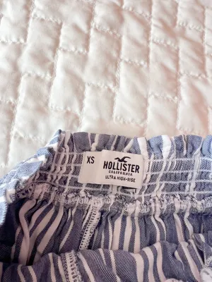 Hollister Blue Striped Paper Bag Shorts Size XS thumbnail 3