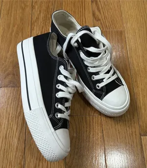 Size 8M Women’s Shoes Sincerely Jules Vina Black & White thumbnail 1