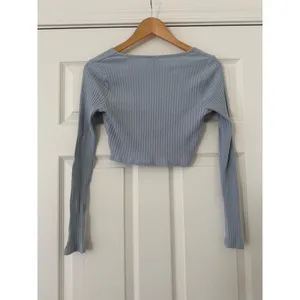 Windsor Long Sleeve Twist Front Crop Top small thumbnail 2