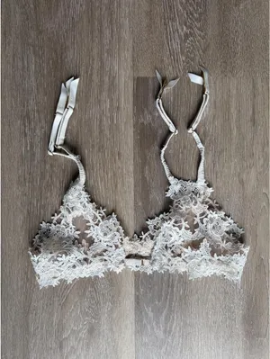 Victoria’s Secret garter belt thumbnail 2