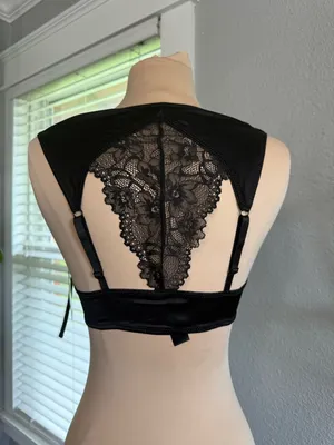 NWT Frederick's of Hollywood Lace Front-Close Push-Up Bra with Neck Tie Size M thumbnail 3