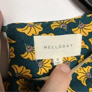 Mellóday puffed sleeve blouse green, yellow‎ size small thumbnail 3