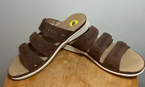 Taryn Rose New women's leather sandals.?Size 8.5. $33. thumbnail 1
