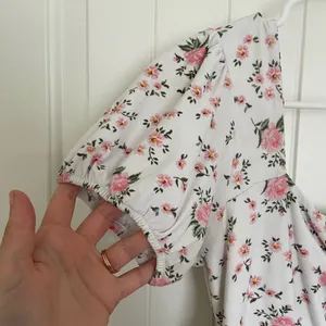 EUC | Derek‎ Heart women’s maternity floral dress — medium thumbnail 2