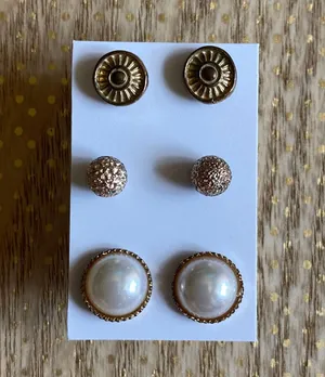 American Eagle ‼️Gold + Faux Pearl Earrings‼️ thumbnail 1