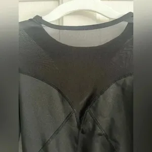 Amazon Brand Black Compression Mesh Detail Workout Long Sleeve Top | Size Medium thumbnail 3