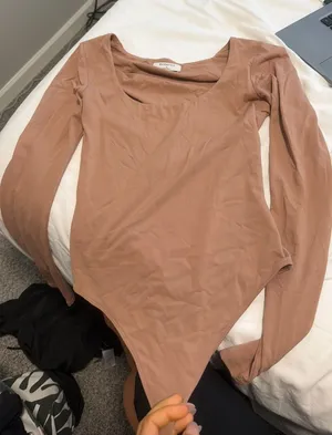 Babaton Scoop Aritzia Contour Neck Long Sleeve thumbnail 1