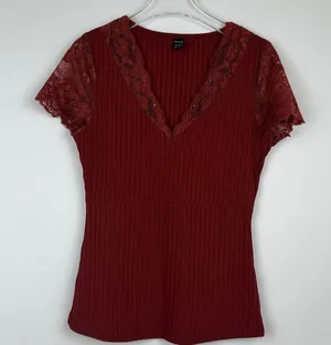 Shein Maroon Lace Panel Rib Knit V-neck Short Sleeve Stretchy T-shirt Top Sz M thumbnail 3