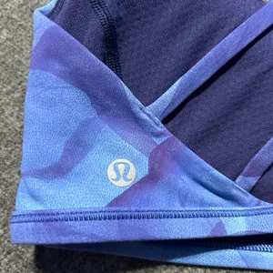 Lululemon Free to Be Tranquil Bra Size 6 Midnight Tulle Multi thumbnail 3