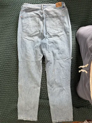 American Eagle Highest Rise Mom Jeans thumbnail 2