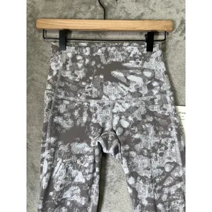 Lululemon Wunder Under HR Crop 23 Scallop Size 4 Luxreme Gray White Leggings New thumbnail 2