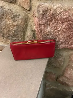 Classic Red Leather Women's Wallet with Tab Closure thumbnail 9