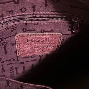 ✨Fossil Wine Crossbody Adjustable with Key Charm✨ thumbnail 6