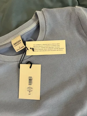 Aritzia homestretch tee thumbnail 3