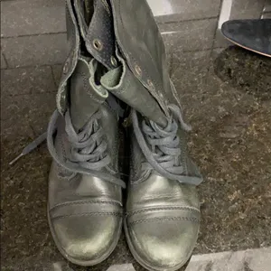 Steve Madden combat boots thumbnail 2