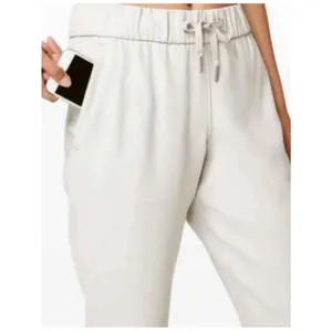 Lululemon On the Fly 7/8 Pant size 4 thumbnail 5